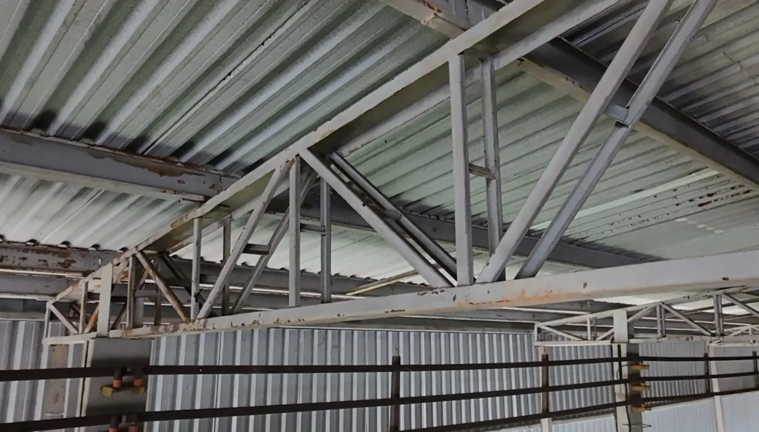 Estrutura metálica para reforço estrutural