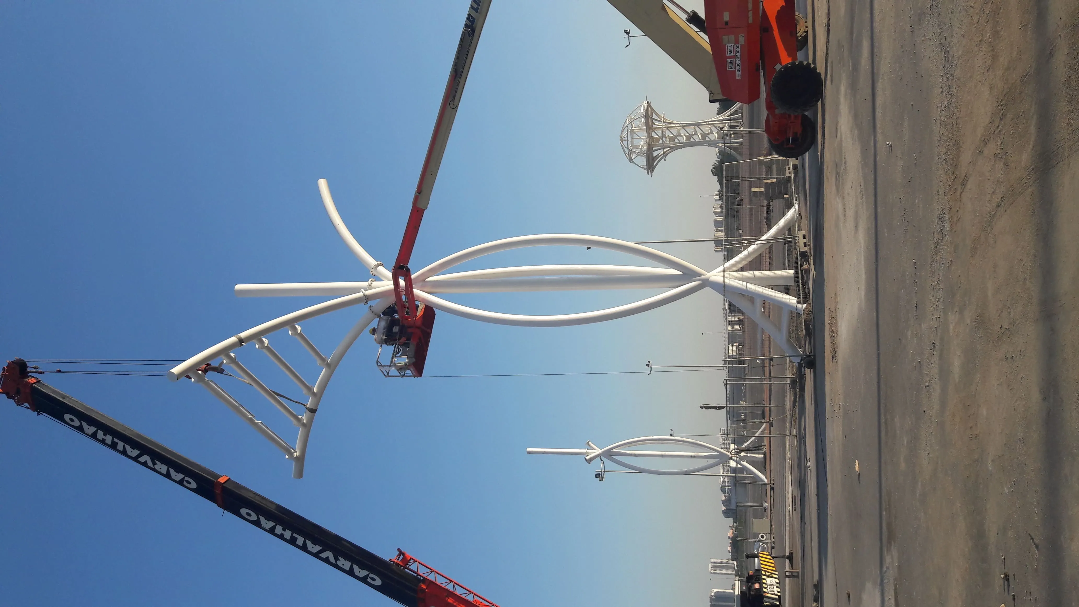 Montagem de torre autoportante